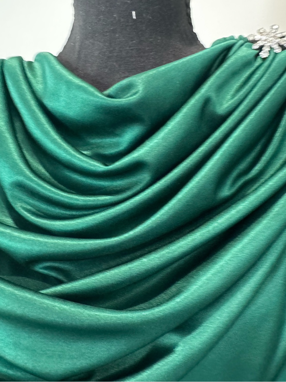 Draped Emerald Green Satin-Effect Dress by FiligreeThe 80's does the 20's - Picture 3 of 5